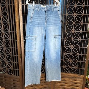NWOT RISEN CARGO JEANS 13/31